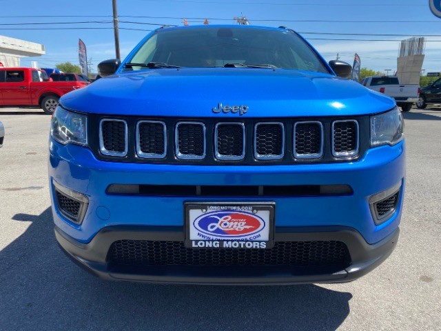 Jeep Compass Vehicle Full-screen Gallery Image 02
