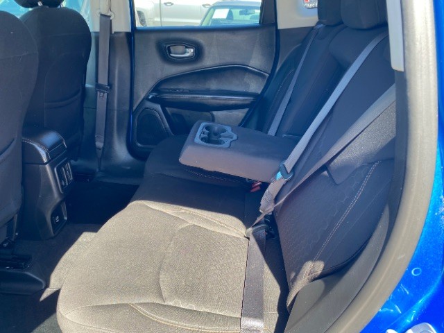 Jeep Compass Vehicle Full-screen Gallery Image 07