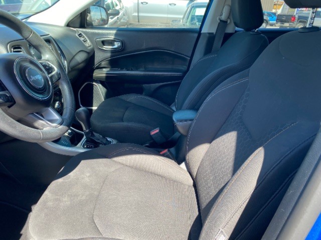 Jeep Compass Vehicle Full-screen Gallery Image 08