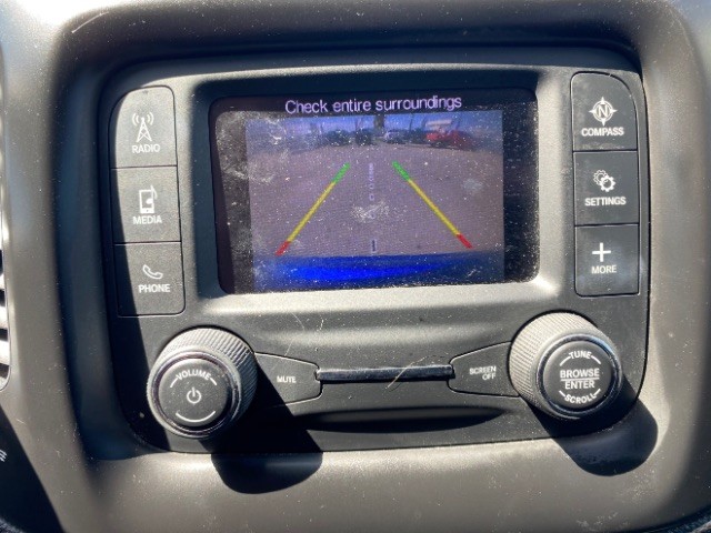 Jeep Compass Vehicle Full-screen Gallery Image 13