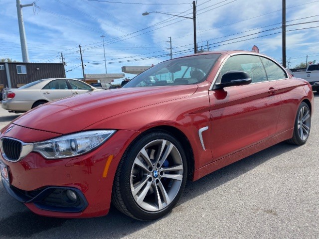 BMW 4 Series Vehicle Full-screen Gallery Image 03