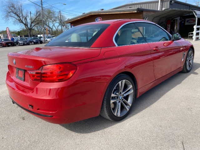BMW 4 Series Vehicle Full-screen Gallery Image 05