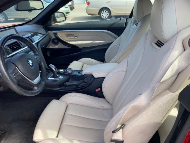 BMW 4 Series Vehicle Full-screen Gallery Image 10