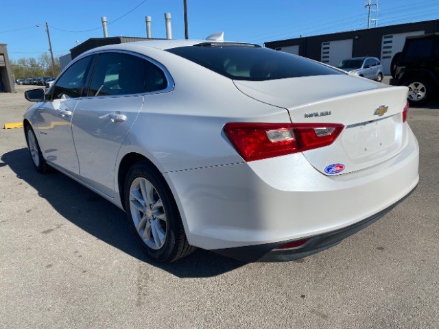 Chevrolet Malibu Vehicle Full-screen Gallery Image 04