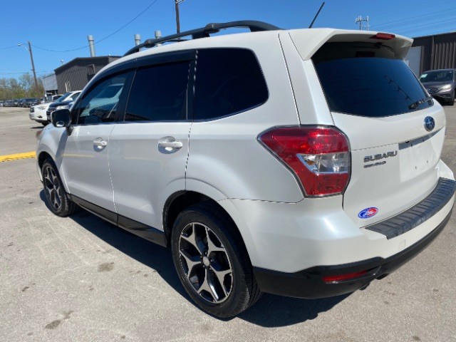 Subaru Forester Vehicle Full-screen Gallery Image 04