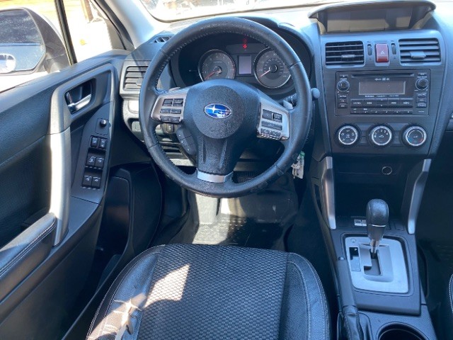 Subaru Forester Vehicle Full-screen Gallery Image 11
