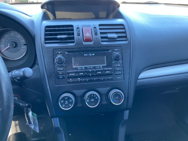 Subaru Forester Vehicle Full-screen Gallery Image 13