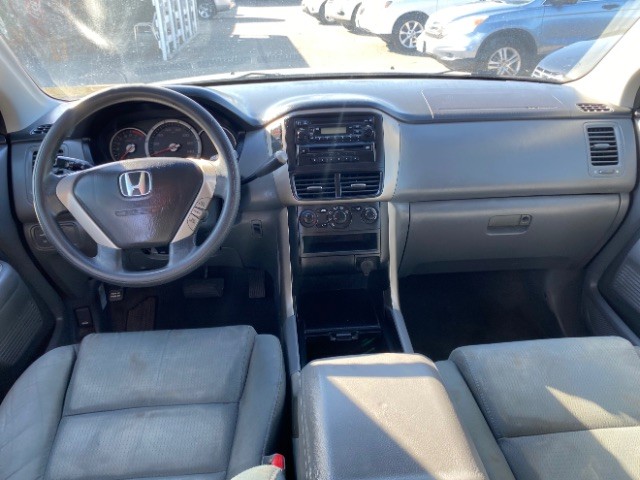 Honda Pilot Vehicle Full-screen Gallery Image 06