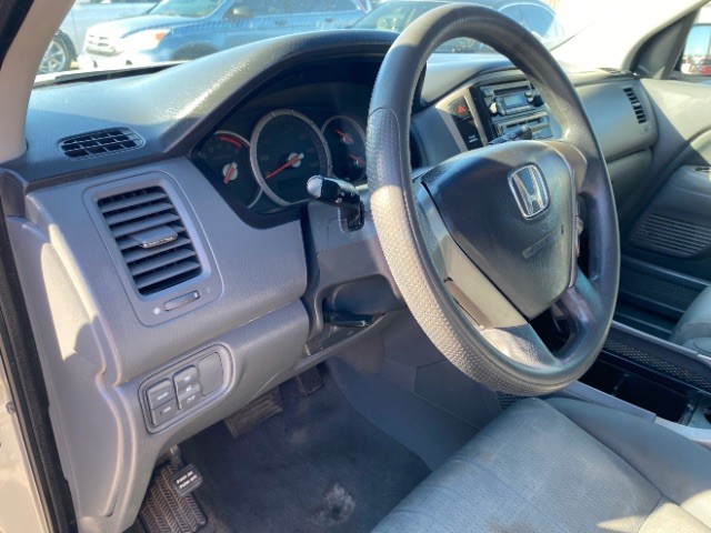 Honda Pilot Vehicle Full-screen Gallery Image 10