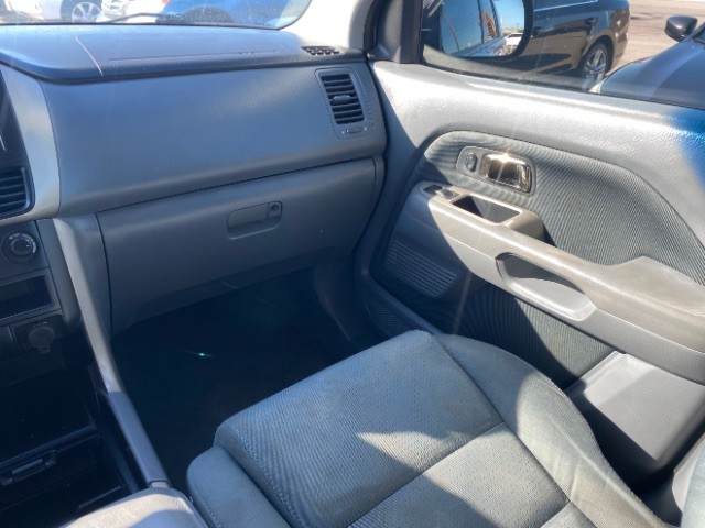 Honda Pilot Vehicle Full-screen Gallery Image 11