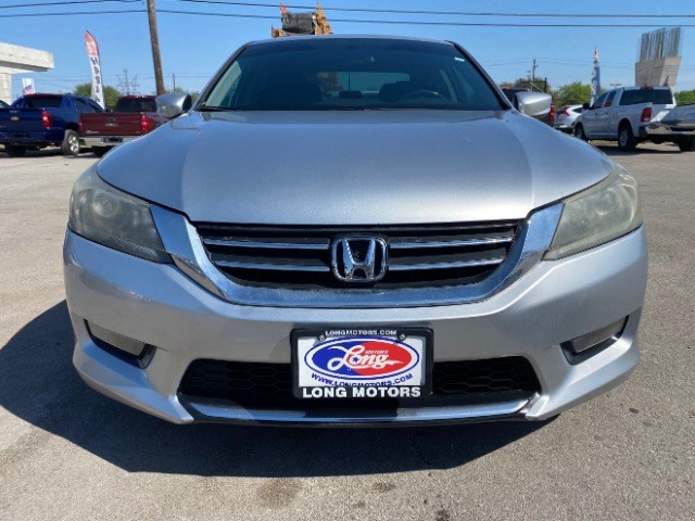 Honda Accord Sedan Vehicle Full-screen Gallery Image 02