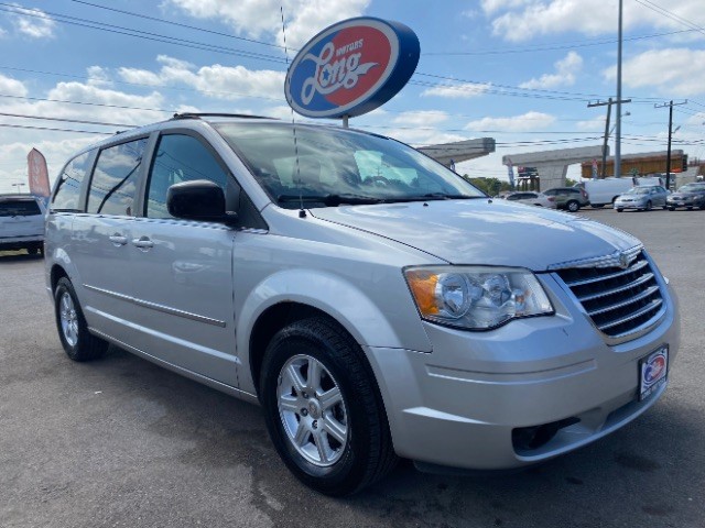 more details - chrysler town & country