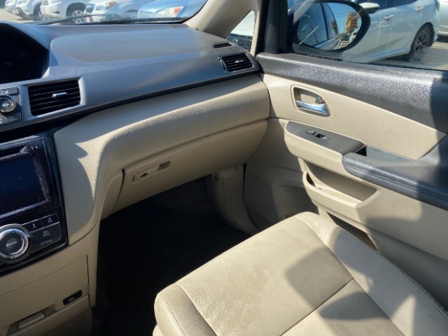 Honda Odyssey Vehicle Full-screen Gallery Image 12
