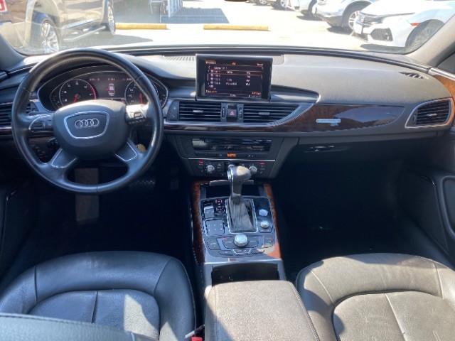 Audi A6 Vehicle Full-screen Gallery Image 06