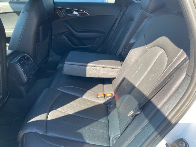 Audi A6 Vehicle Full-screen Gallery Image 08