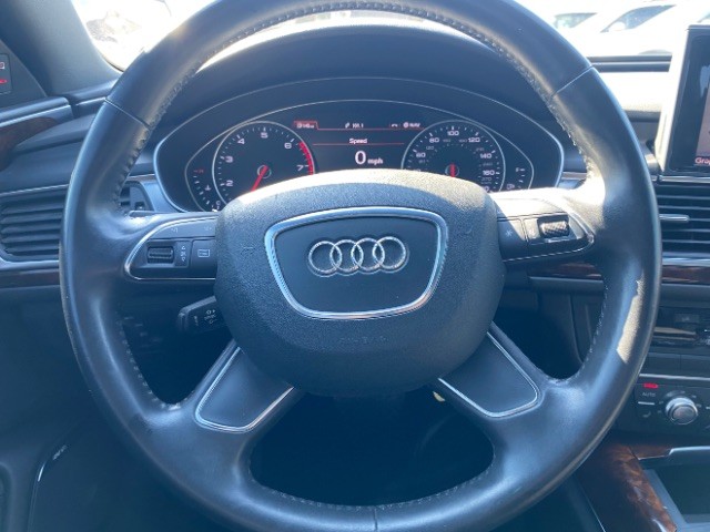 Audi A6 Vehicle Full-screen Gallery Image 16