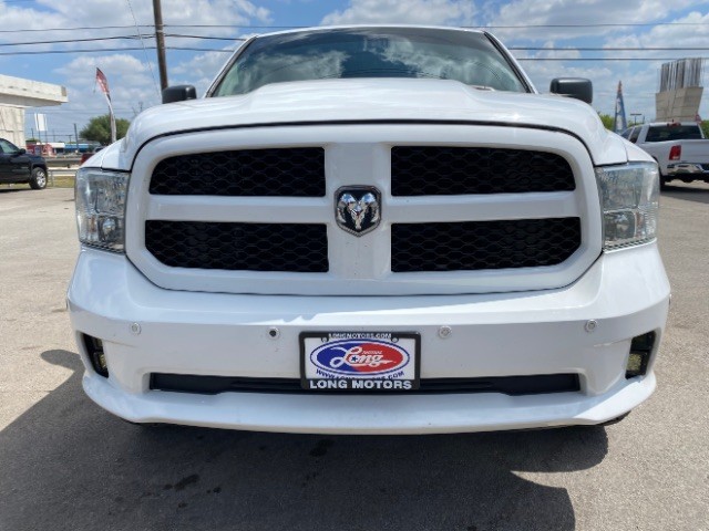 Ram 1500 Classic Vehicle Full-screen Gallery Image 02