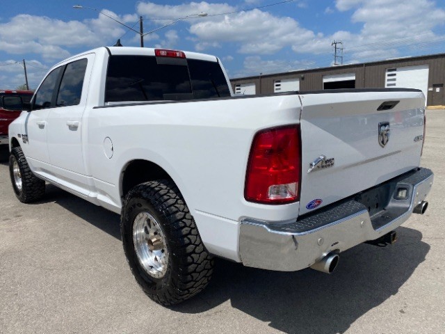 Ram 1500 Classic Vehicle Full-screen Gallery Image 04