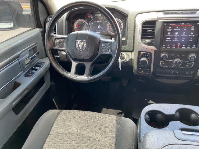 Ram 1500 Classic Vehicle Full-screen Gallery Image 11