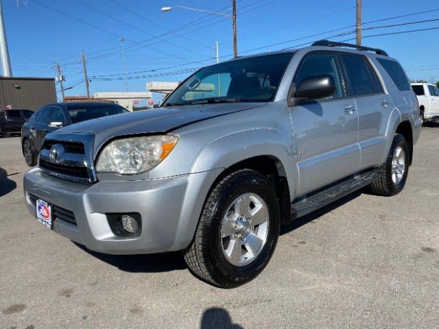 Toyota 4Runner Vehicle Full-screen Gallery Image 03