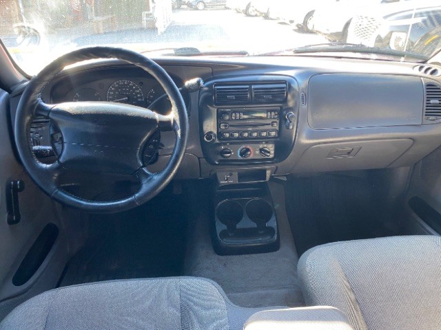 Ford Ranger Vehicle Full-screen Gallery Image 06