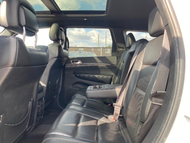 Jeep Grand Cherokee Vehicle Full-screen Gallery Image 07
