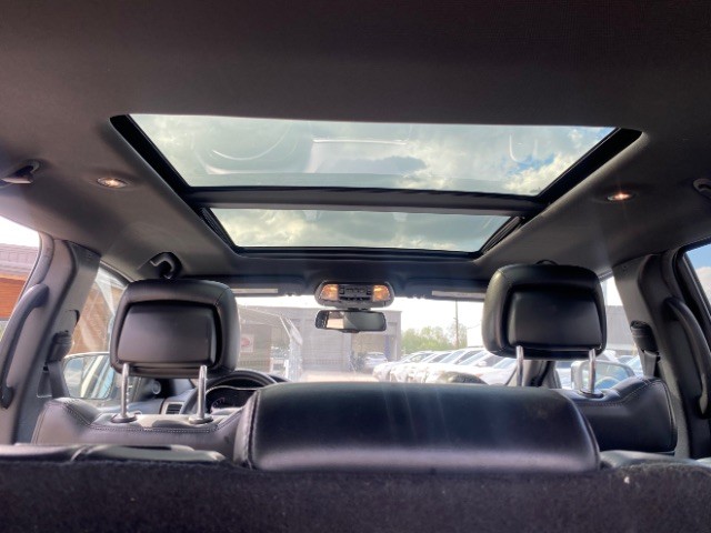 Jeep Grand Cherokee Vehicle Full-screen Gallery Image 09