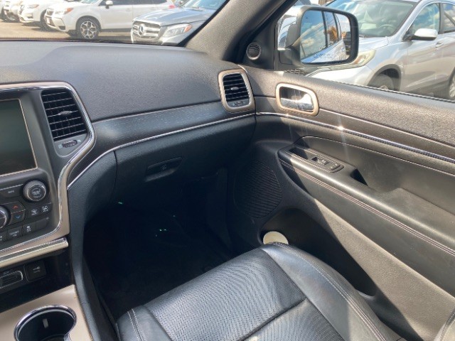 Jeep Grand Cherokee Vehicle Full-screen Gallery Image 11
