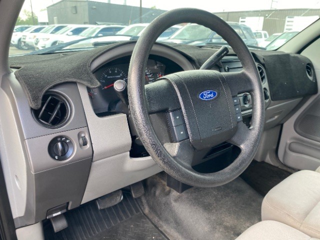 Ford F-150 Vehicle Full-screen Gallery Image 07