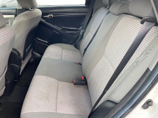 Toyota Matrix Vehicle Full-screen Gallery Image 07