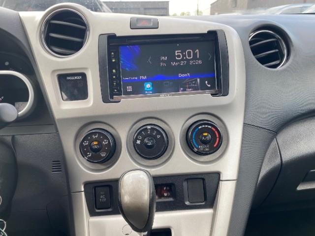 Toyota Matrix Vehicle Full-screen Gallery Image 12