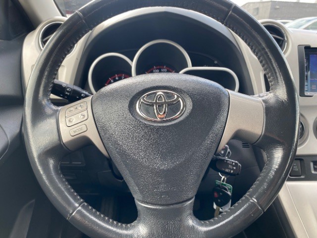 Toyota Matrix Vehicle Full-screen Gallery Image 13