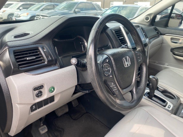 Honda Pilot Vehicle Full-screen Gallery Image 10