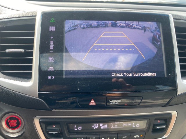 Honda Pilot Vehicle Full-screen Gallery Image 15