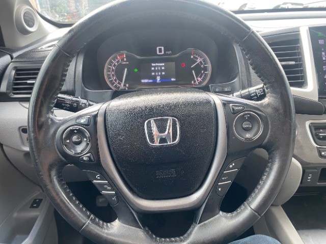 Honda Pilot Vehicle Full-screen Gallery Image 16