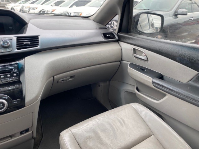 Honda Odyssey Vehicle Full-screen Gallery Image 12