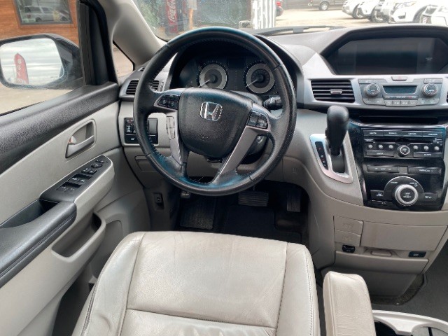 Honda Odyssey Vehicle Full-screen Gallery Image 13
