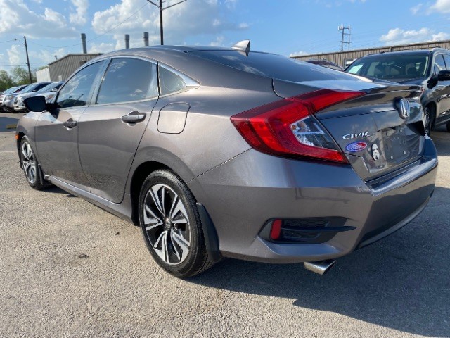 Honda Civic Sedan Vehicle Full-screen Gallery Image 04