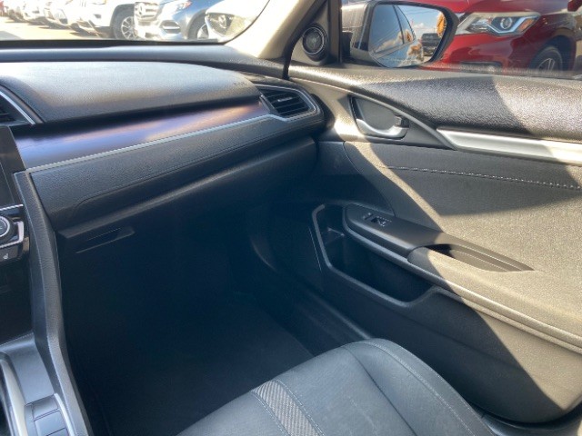 Honda Civic Sedan Vehicle Full-screen Gallery Image 09