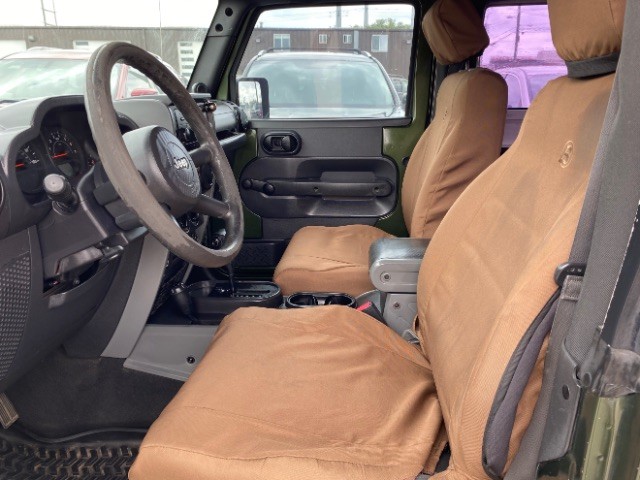 Jeep Wrangler Vehicle Full-screen Gallery Image 08