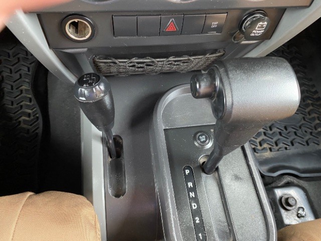 Jeep Wrangler Vehicle Full-screen Gallery Image 13