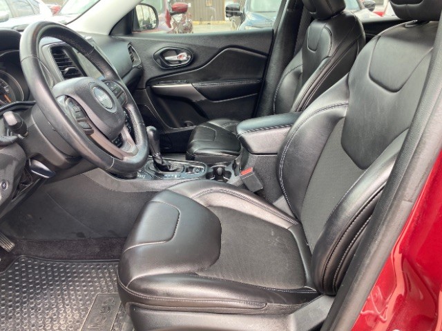 Jeep Cherokee Vehicle Full-screen Gallery Image 08