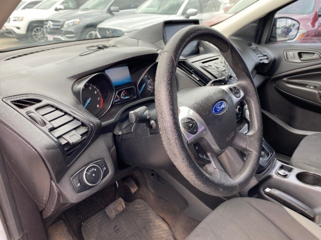 Ford Escape Vehicle Full-screen Gallery Image 09