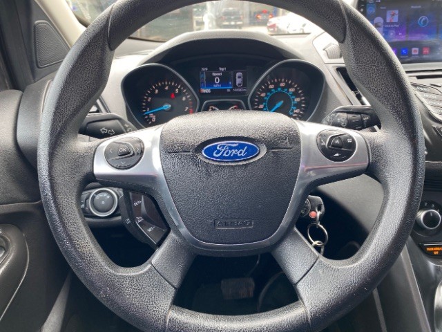 Ford Escape Vehicle Full-screen Gallery Image 14