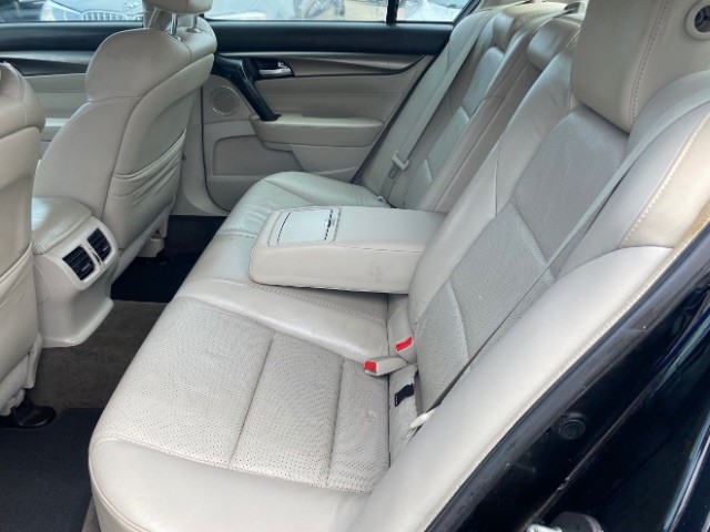 Acura TL Vehicle Full-screen Gallery Image 07