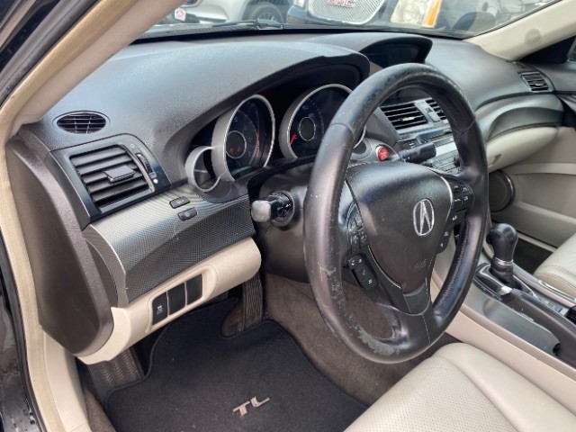 Acura TL Vehicle Full-screen Gallery Image 09