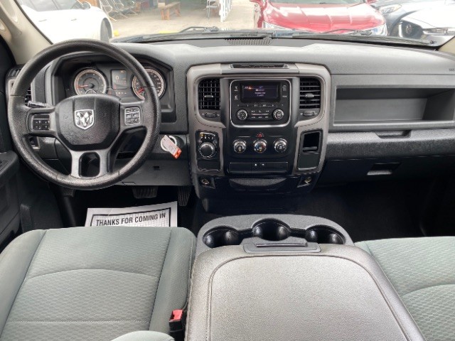 Ram 1500 Vehicle Full-screen Gallery Image 06