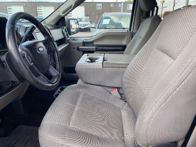 Ford F-150 Vehicle Full-screen Gallery Image 08