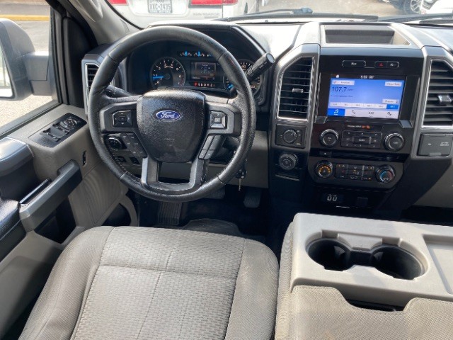 Ford F-150 Vehicle Full-screen Gallery Image 11
