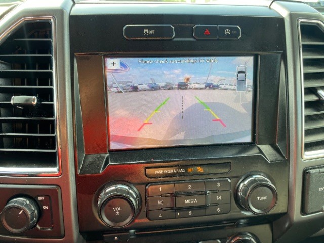 Ford F-150 Vehicle Full-screen Gallery Image 13